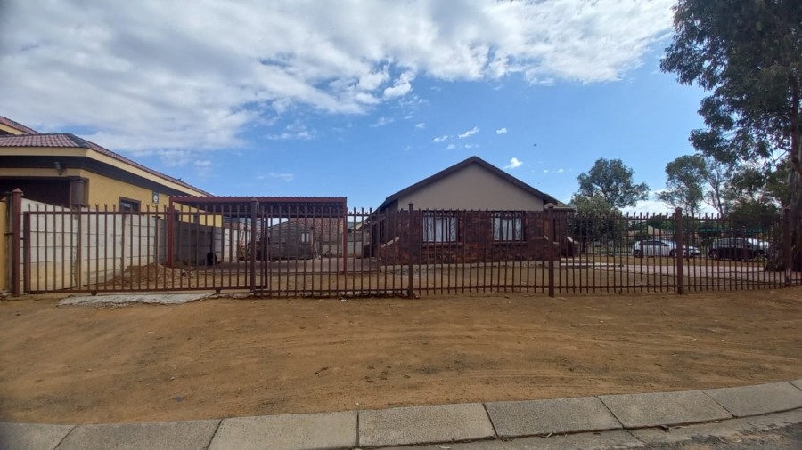 3 Bedroom Property for Sale in Vista Park Free State